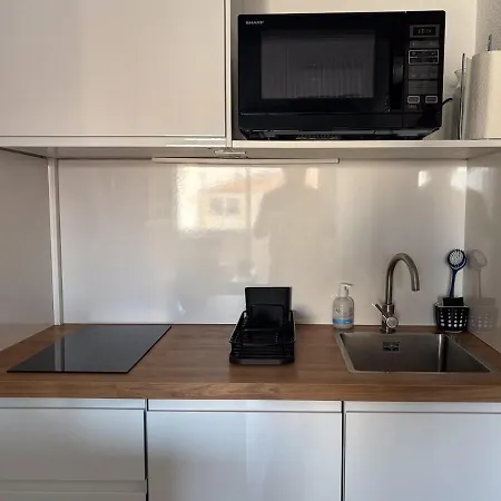 La Petite Setoise Apartment *